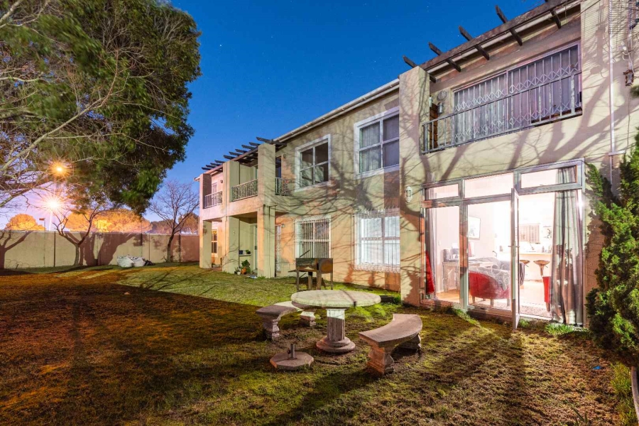 To Let 1 Bedroom Property for Rent in Kenilworth Western Cape